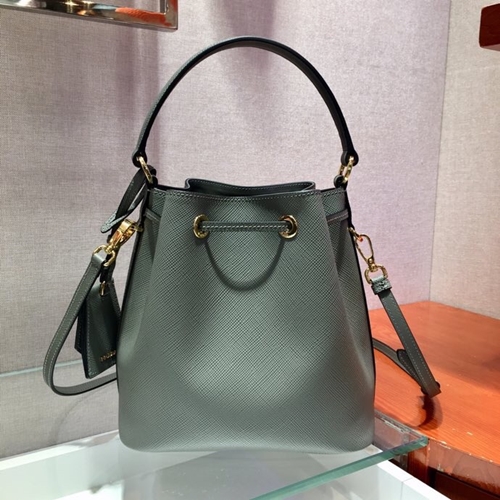 프라다  트라이앵글 로고 버킷백 1BZ032-4  MX