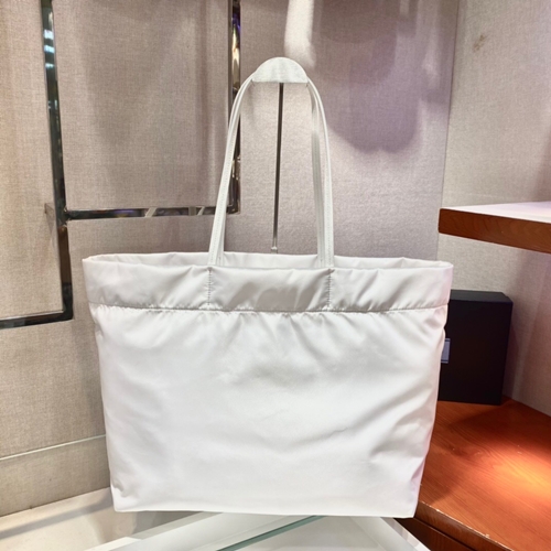 프라다 나일론 쇼퍼백 1BG107-1 MX