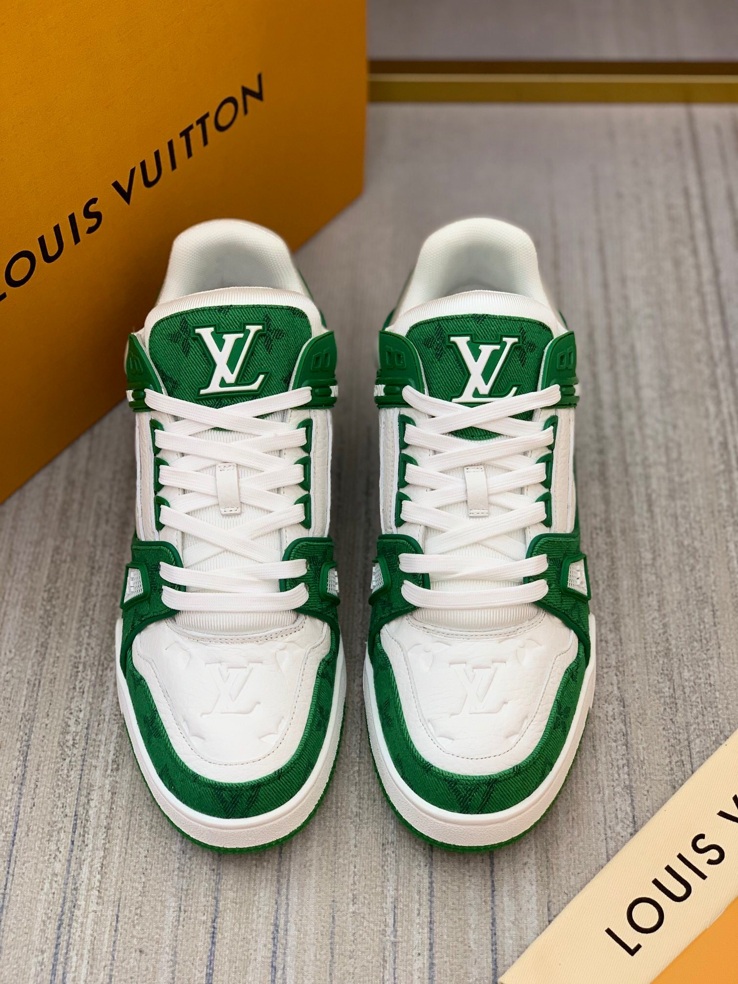 루이비통 2022 남여공용 운동화 LV011 SH-R