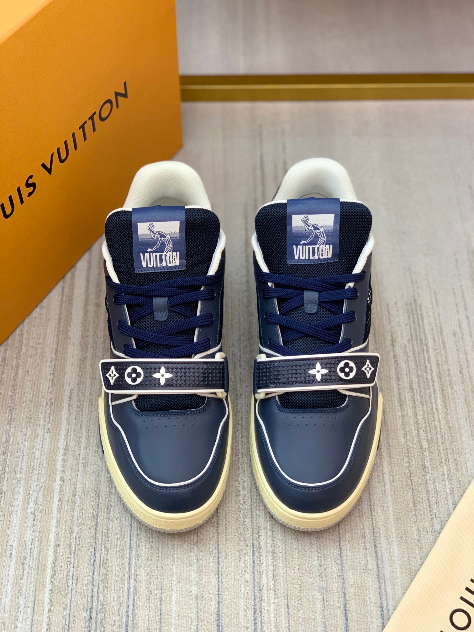 루이비통 2022 남여공용 운동화 LV013 SH-R