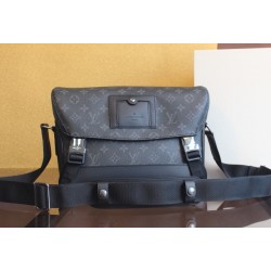 루이비통 프라그먼트 메신저백 PM M40511 H5