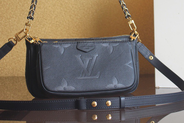 루이비통 멀티 포쉐트 악세수아 모노그램 앙프레뜨  M80399 H5