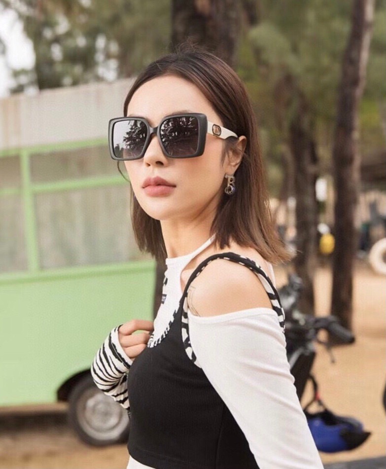 크리스챤 디올 2022 여성용 선글라스 CD002 SG1-A