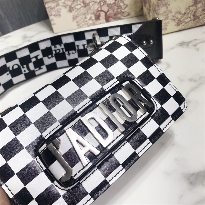 크리스챤 디올 레이디 미니백 M9002 LI