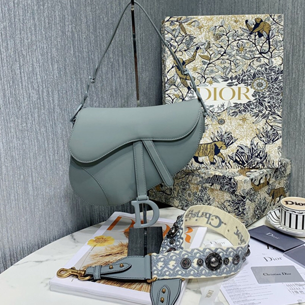 크리스챤 디올 새들백  M0446  2가지 사이즈 LI