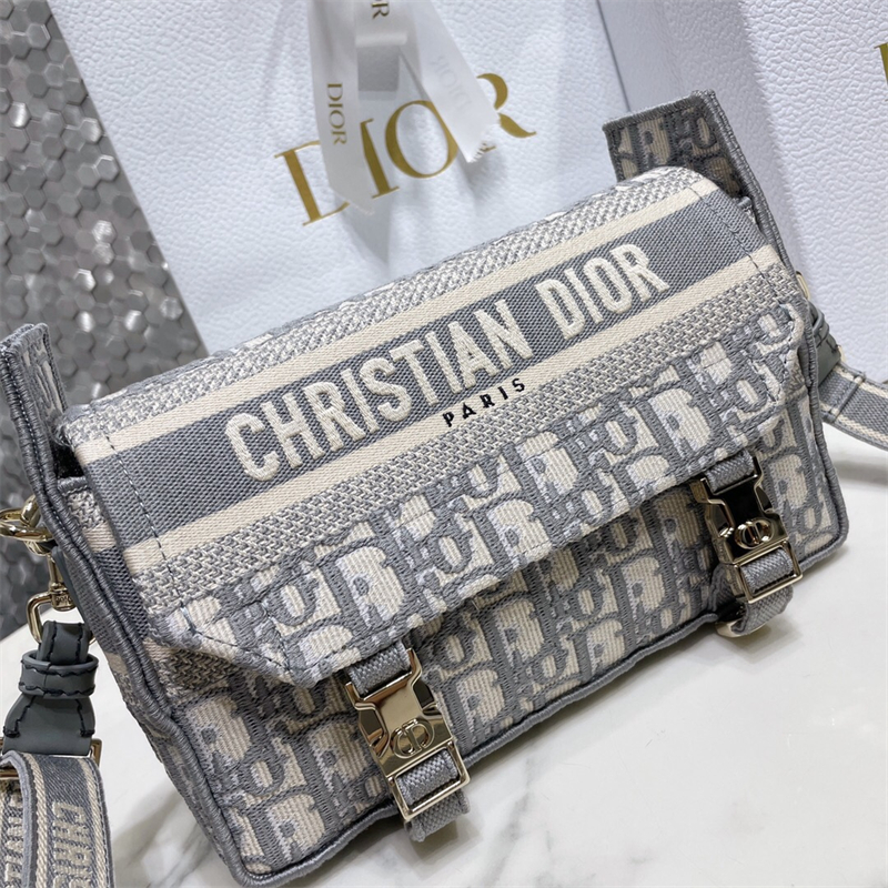 크리스챤 디올   캠프백   M1241 LI