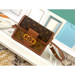 루이비통 미니 도핀 숄더백 M44580