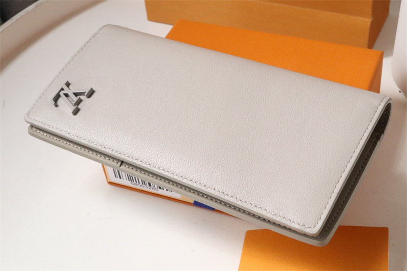 루이비통 에어로그램 브라짜 월릿 장지갑  M81153 XL