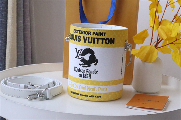 루이비통 LV 페인트 캔 레드 M81595 XL