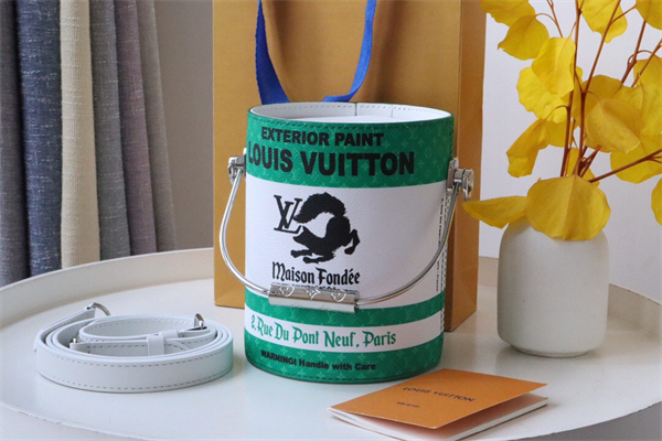 루이비통 LV 페인트 캔 레드 M81595 XL