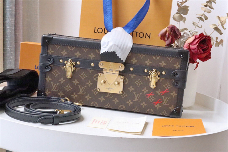 루이비통 쁘띠뜨 말 이스트 웨스트 M46120 XL