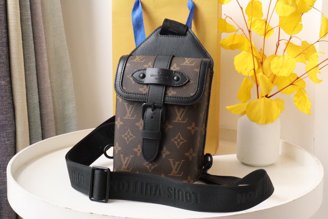 룽비통 소뮈르 슬링백 M45912 XL