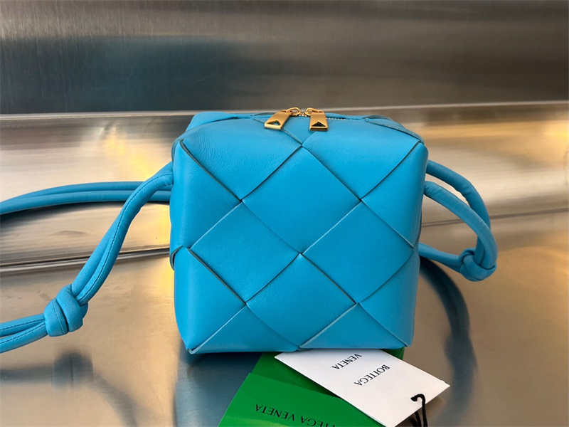 보테가베네타  미니 카세트 백 701915 BV