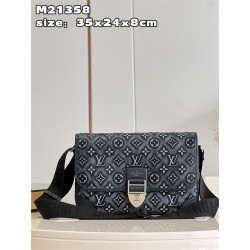 루이 비통 아치 메신저 크로스백 MM M21358 GZ