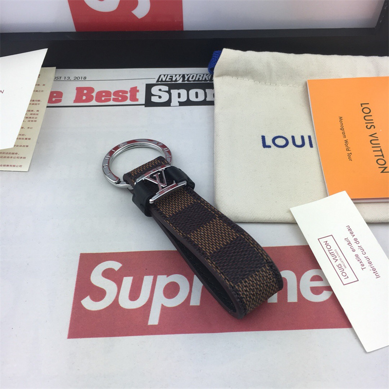 루이비통 키홀더 키링 SN300 GZ