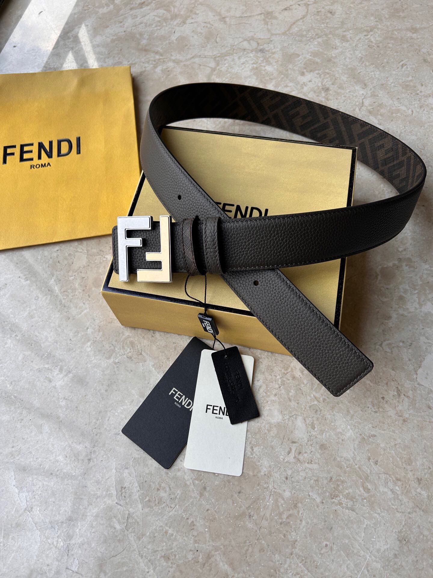 펜디 2023 남성용 양면벨트 FD026 GD