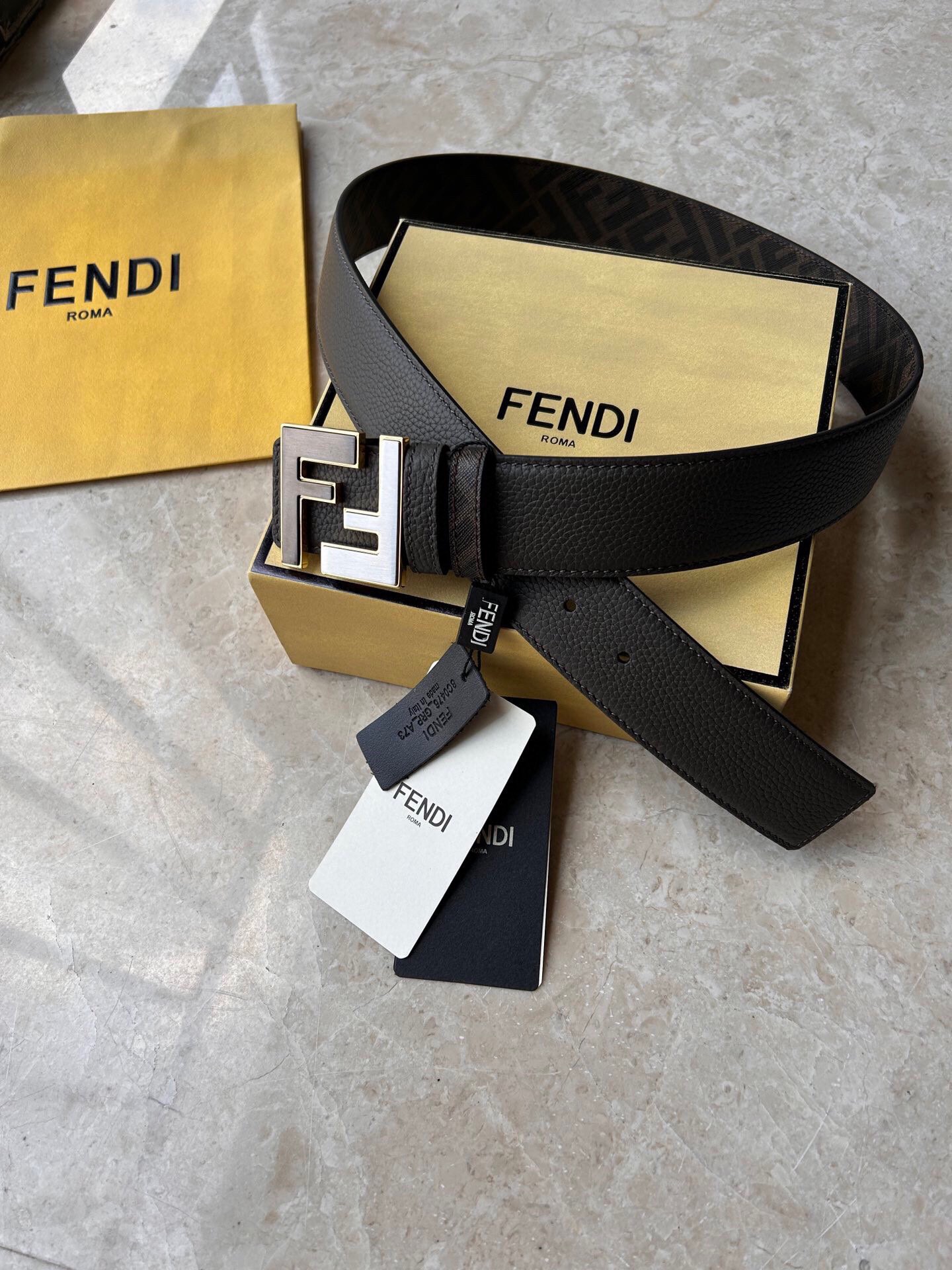 펜디 2023 남성용 양면벨트 FD027 GD