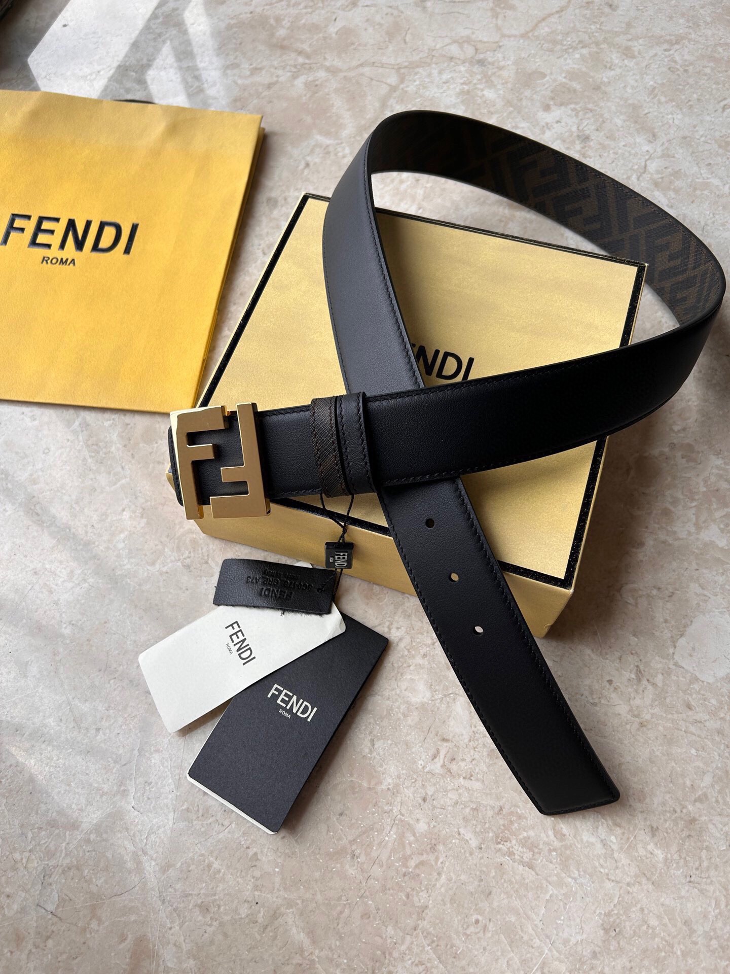 펜디 2023 남성용 양면벨트 FD030 GD