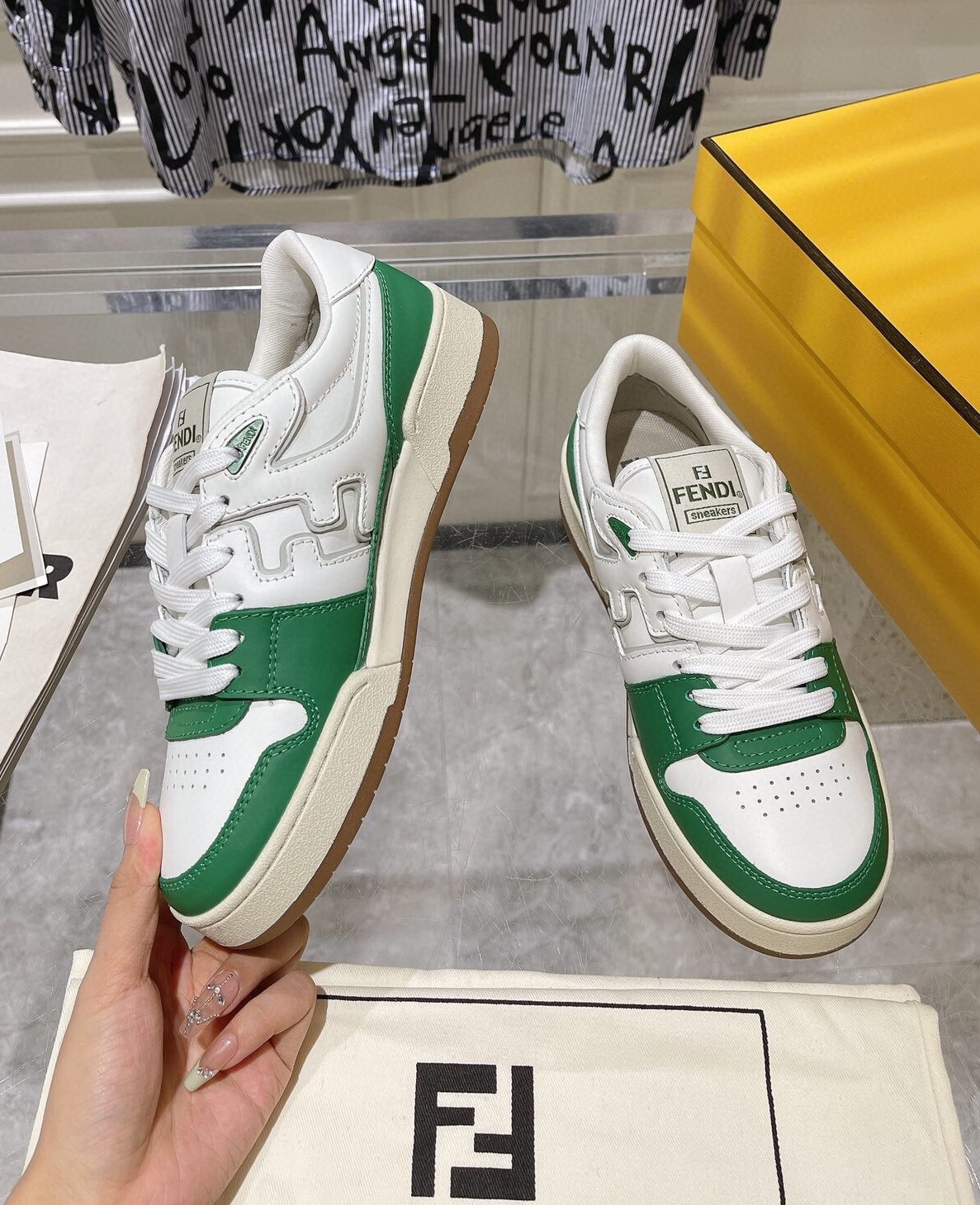 펜디 2024 여성용 스니커즈 WA3091 SH-D