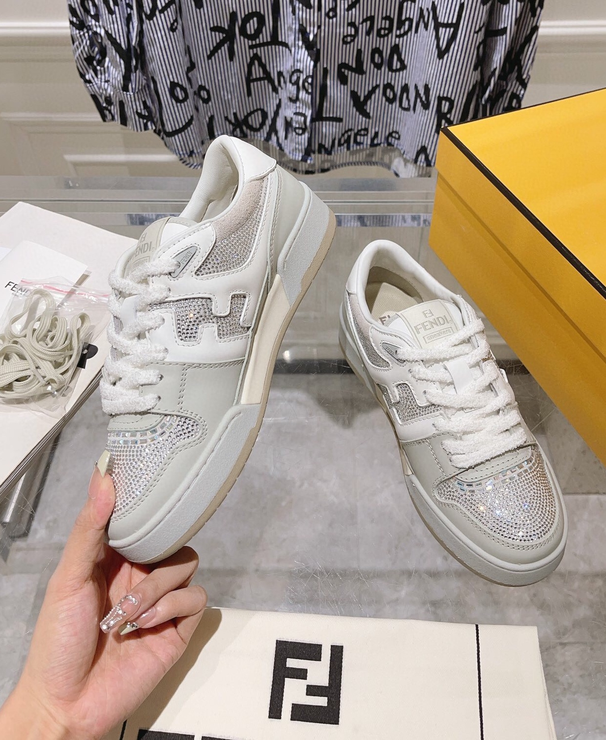 펜디 2024 여성용 스니커즈 WA3099 SH-D