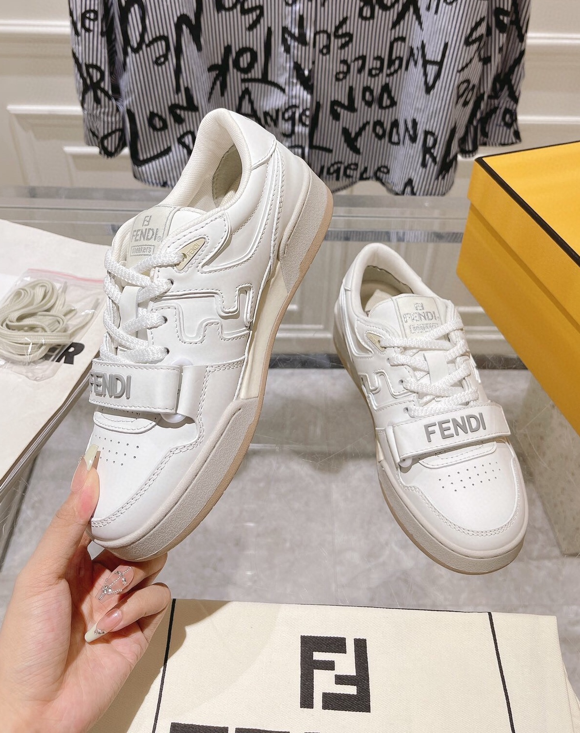 펜디 2024 여성용 스니커즈 WA3101 SH-D