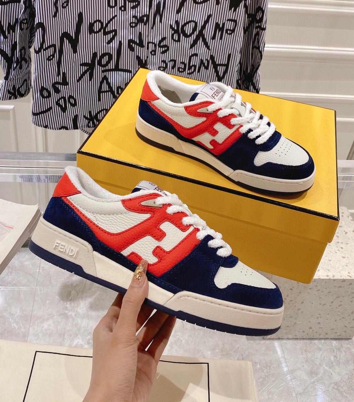 펜디 2024 여성용 스니커즈 WA3104 SH-D