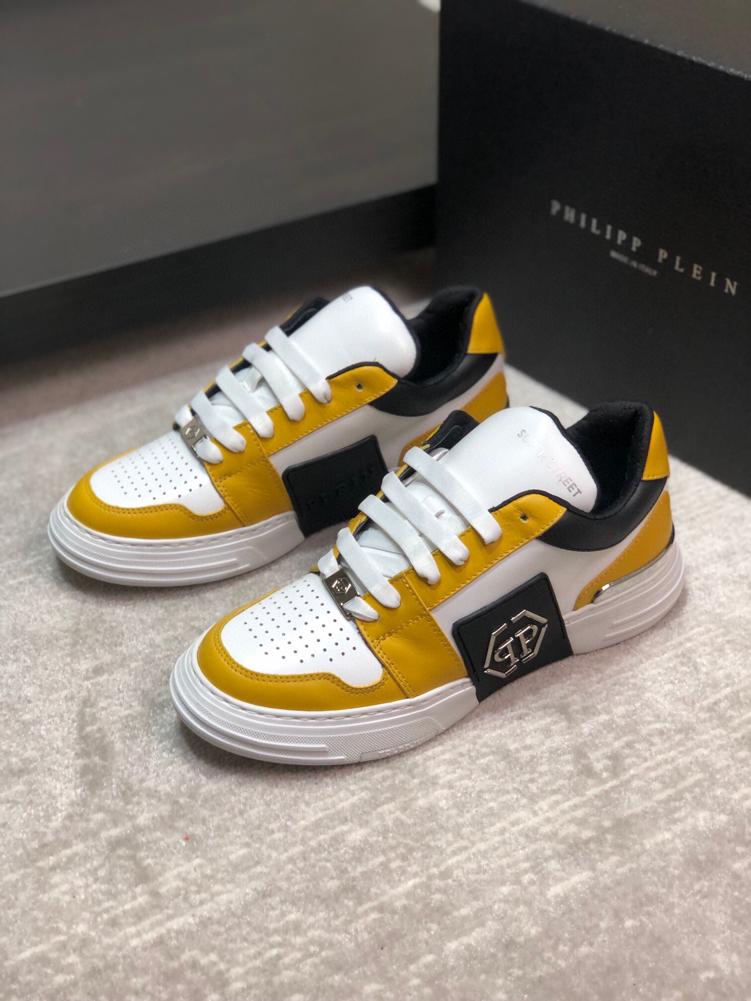 루이비통 2024 남성용 스니커즈 LV564 SH-E