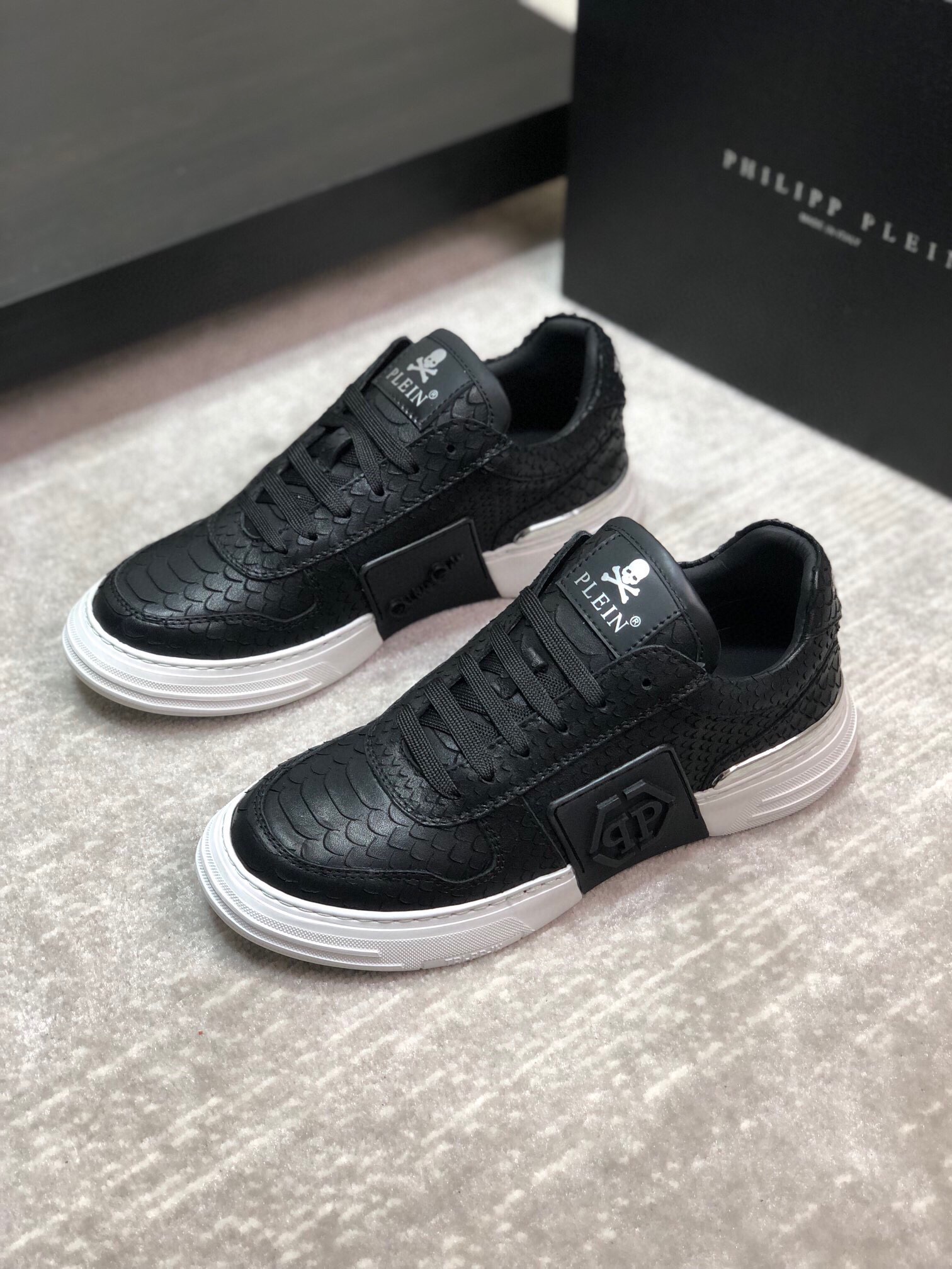 필립플레인 2024 남성용 스니커즈 PP016 SH-E