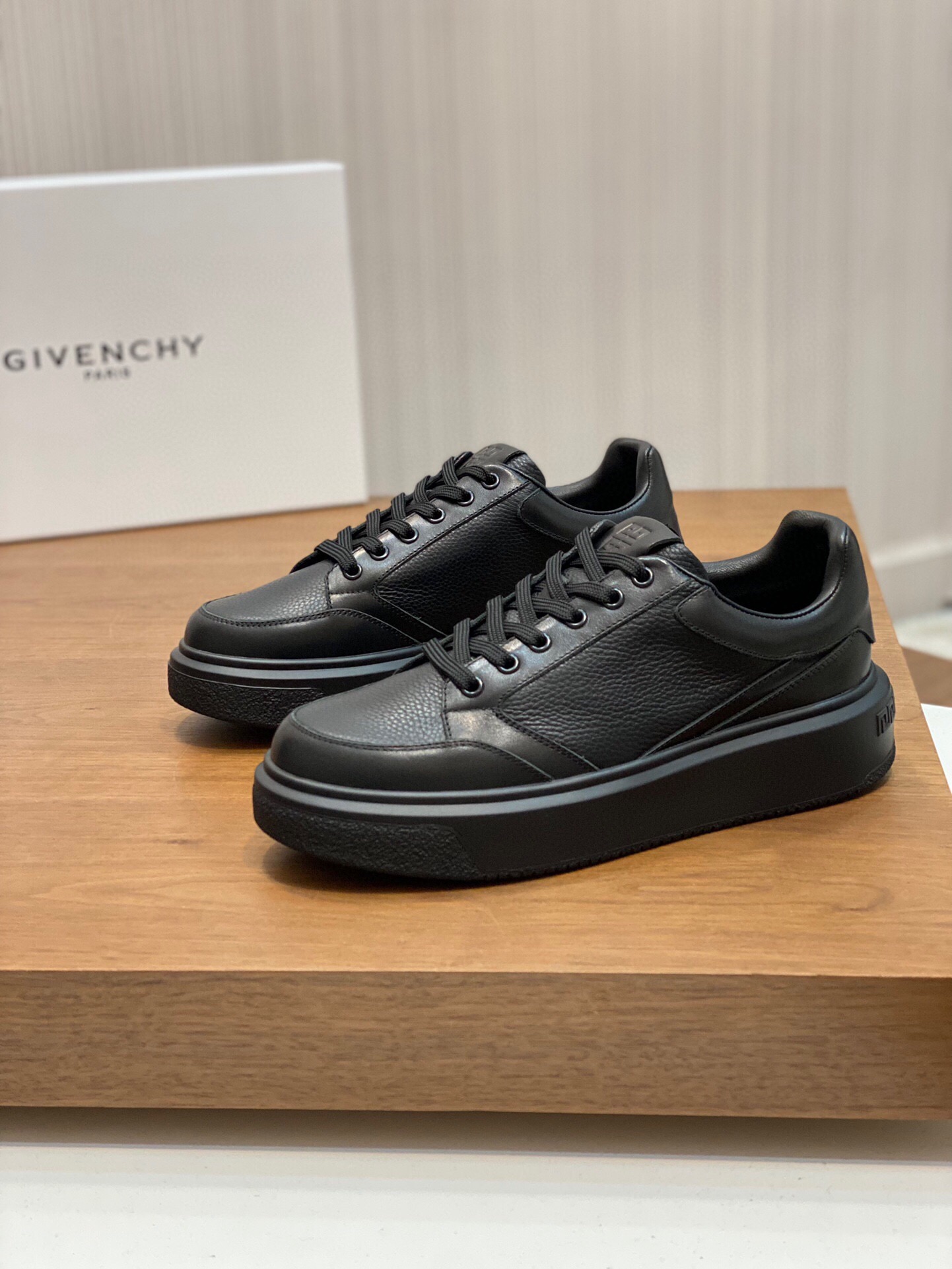 지방시 2024 남성용 스니커즈 GV053 SH-E