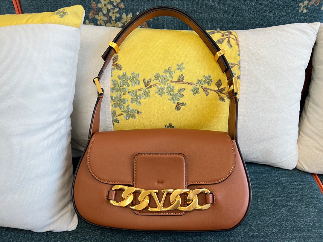 발렌티노 V로고 체인 숄더백 VT029 PD1-B