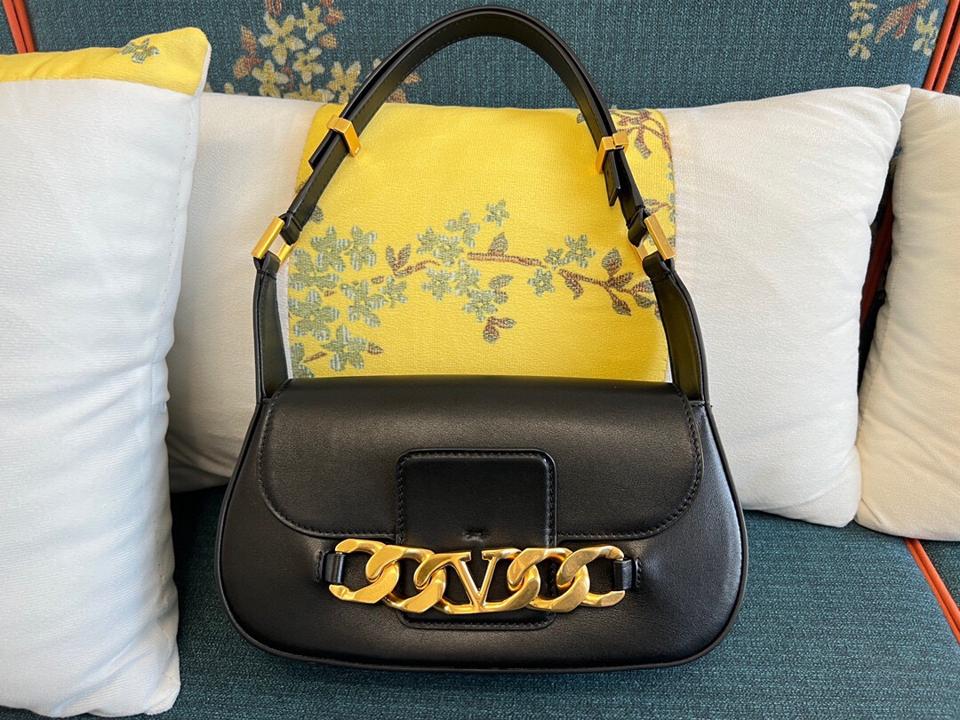 발렌티노 V로고 체인 숄더백 VT031 PD1-B