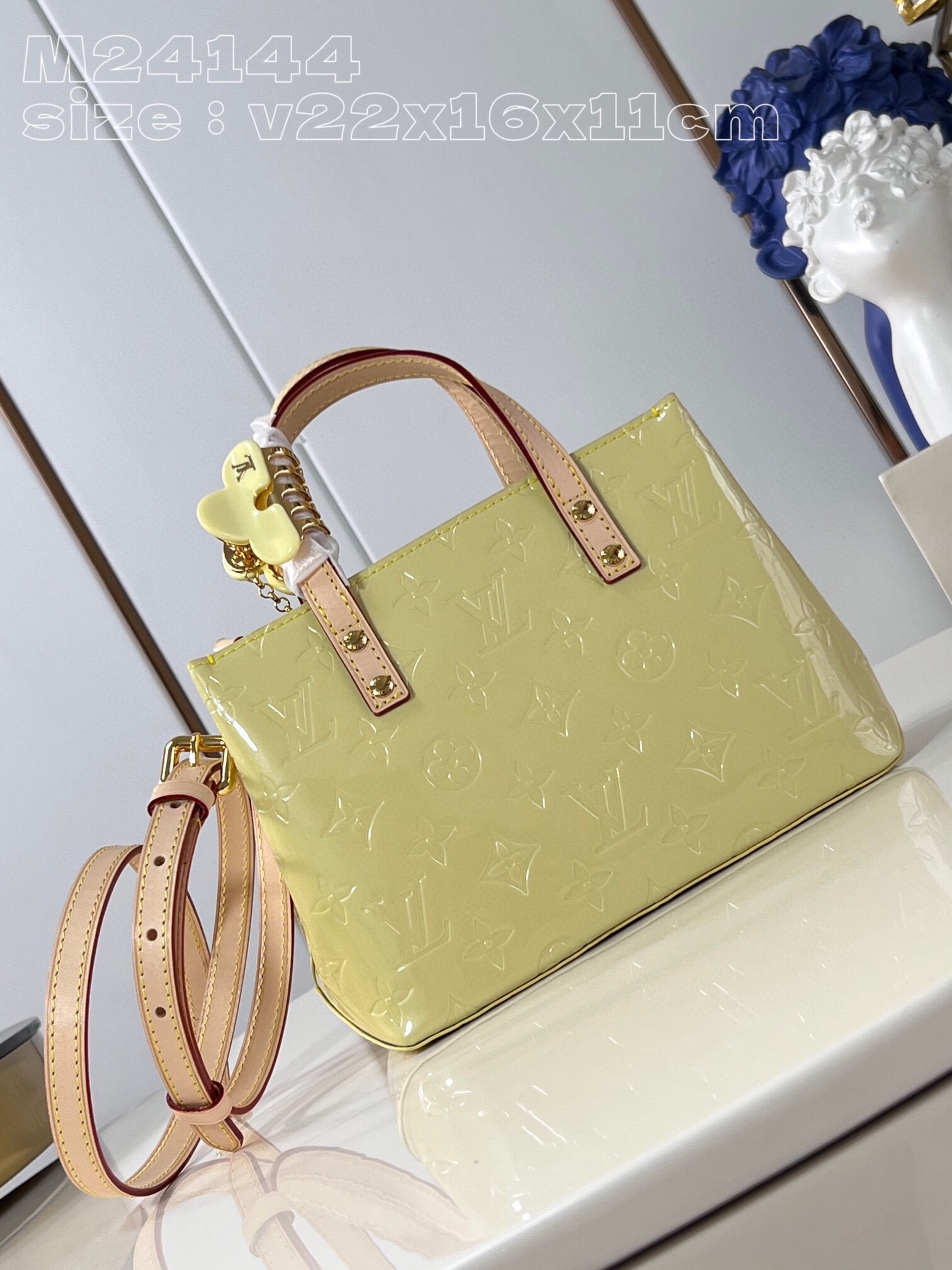 루이비통 리드  모노그램 베르니 M24144 GZ