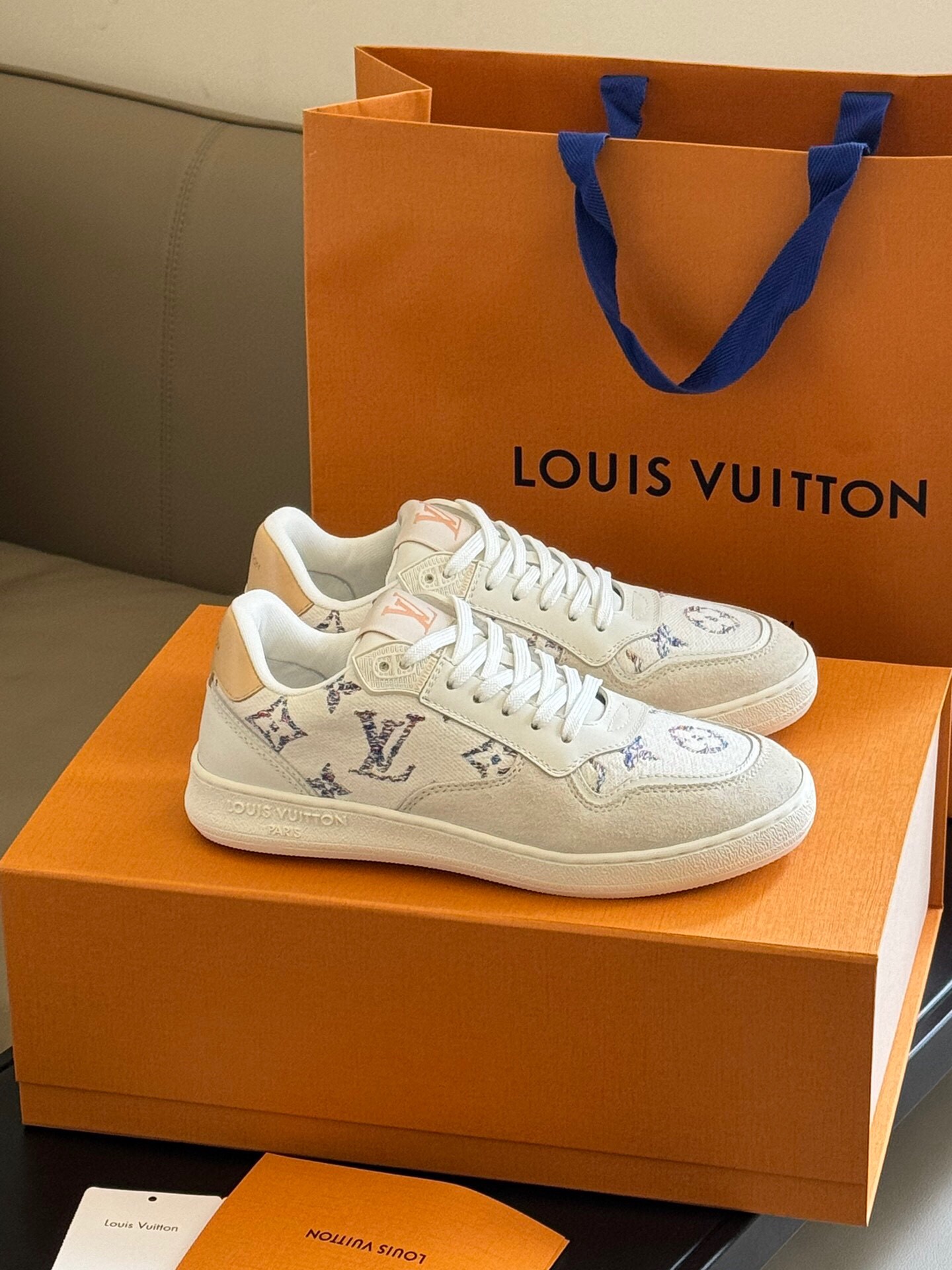 루이비통 2024 여성용 스니커즈 WA3278 OS