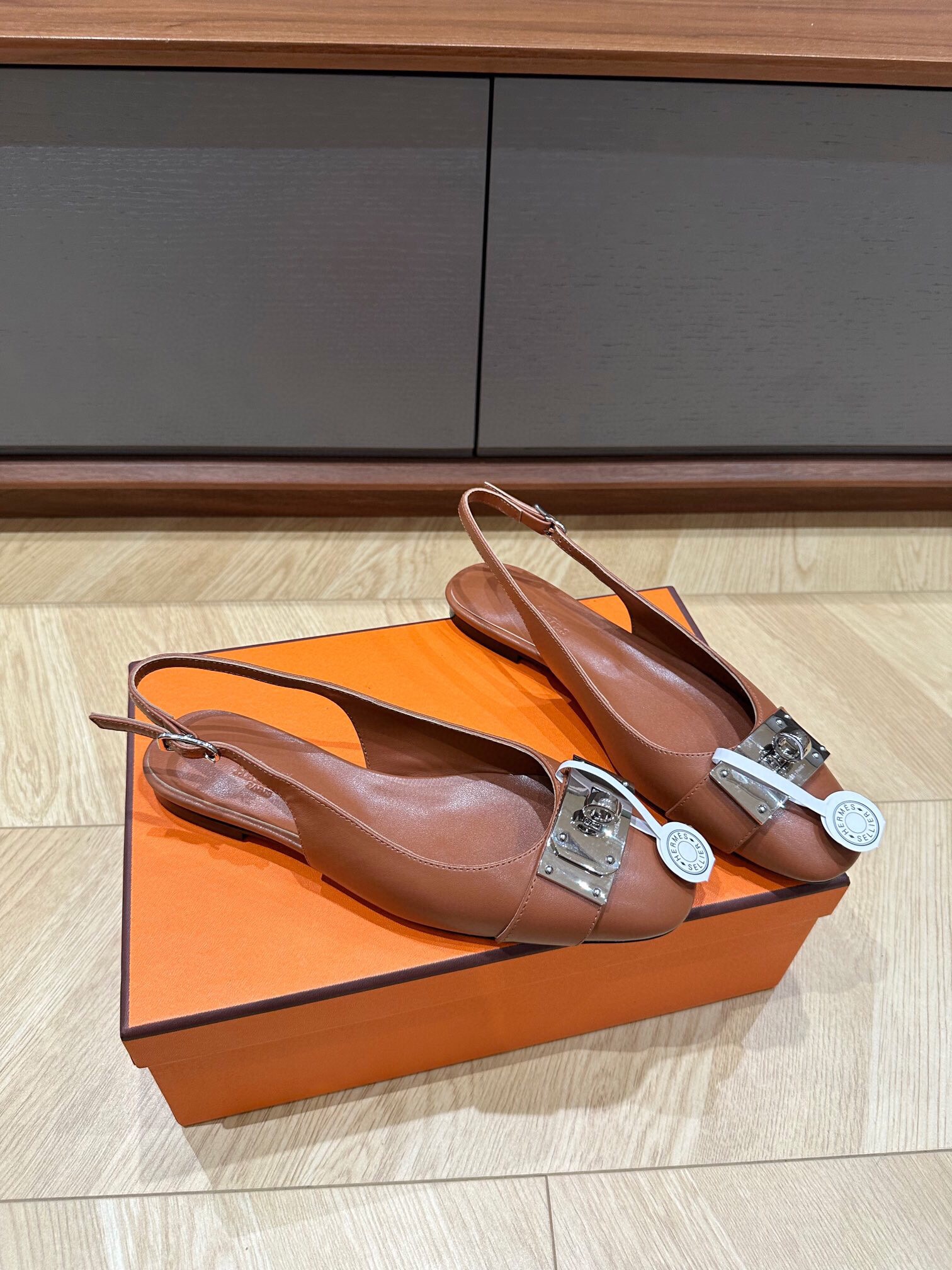 에르메스 2024 여성용 슬링백 펌프스 WA3294 OS