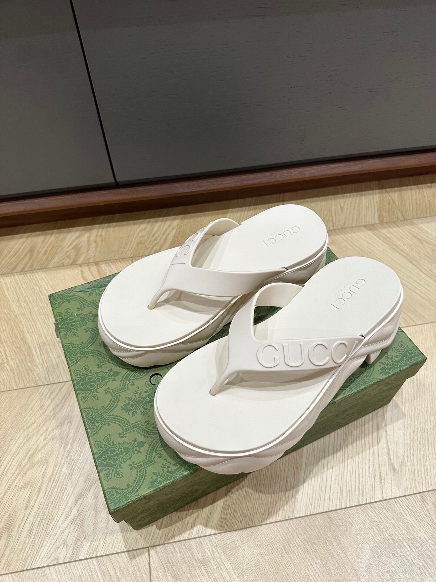 구찌 2024 여성용 PVC 슬리퍼 WA3337 OS