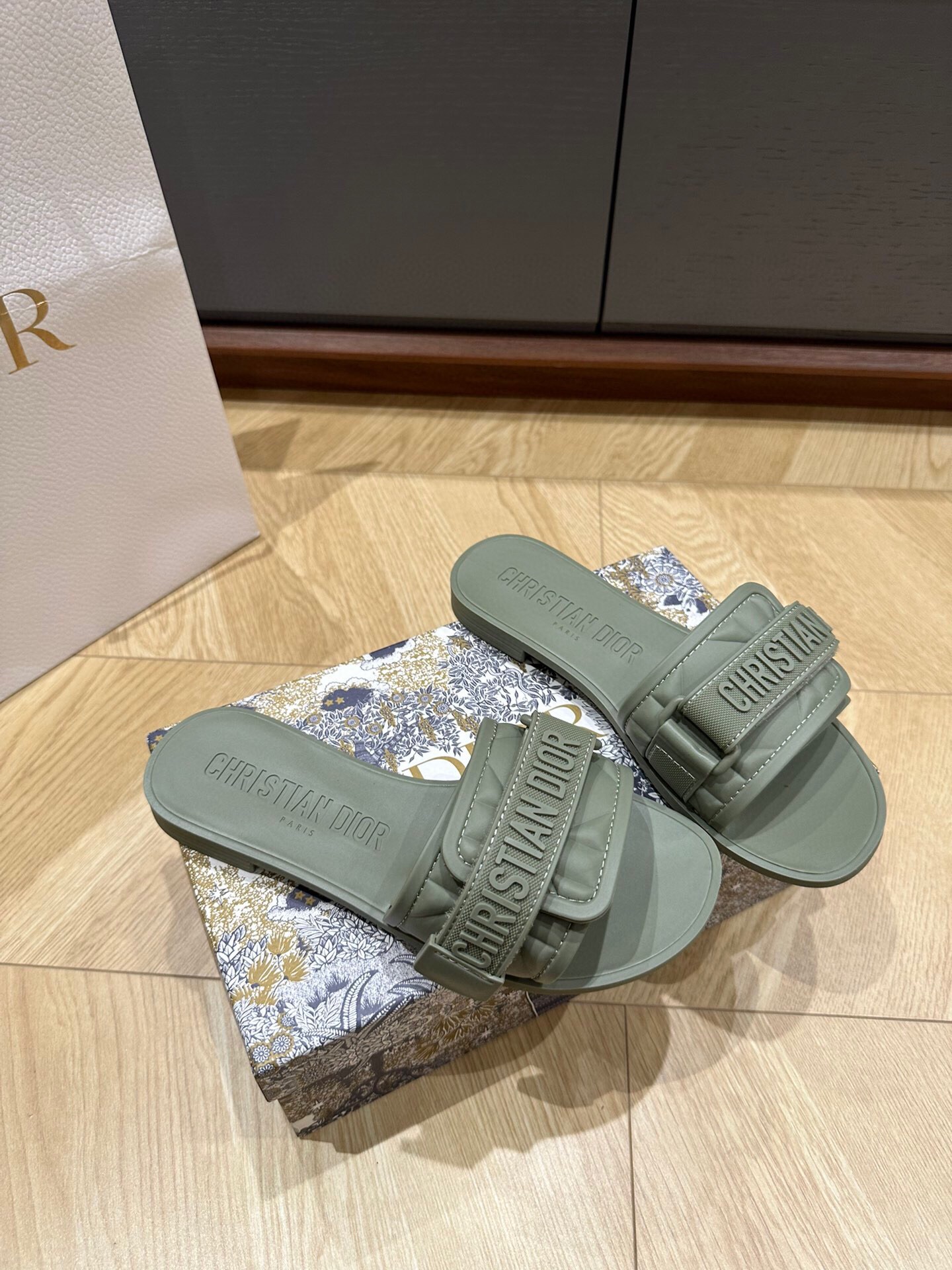 크리스챤 디올 2024 여성용 PVC 슬리퍼 WA3346 OS
