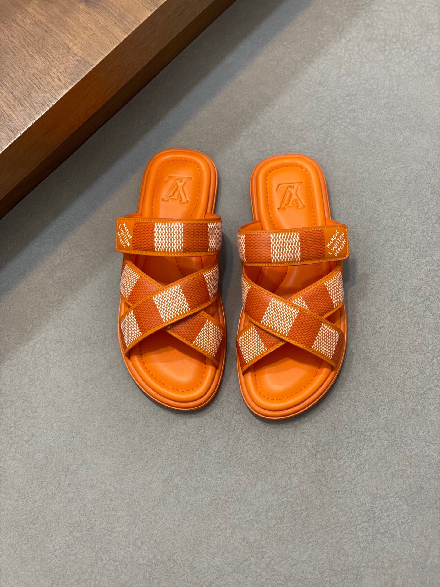 루이비통 2024 남성용 슬리퍼 LV609 SH-E