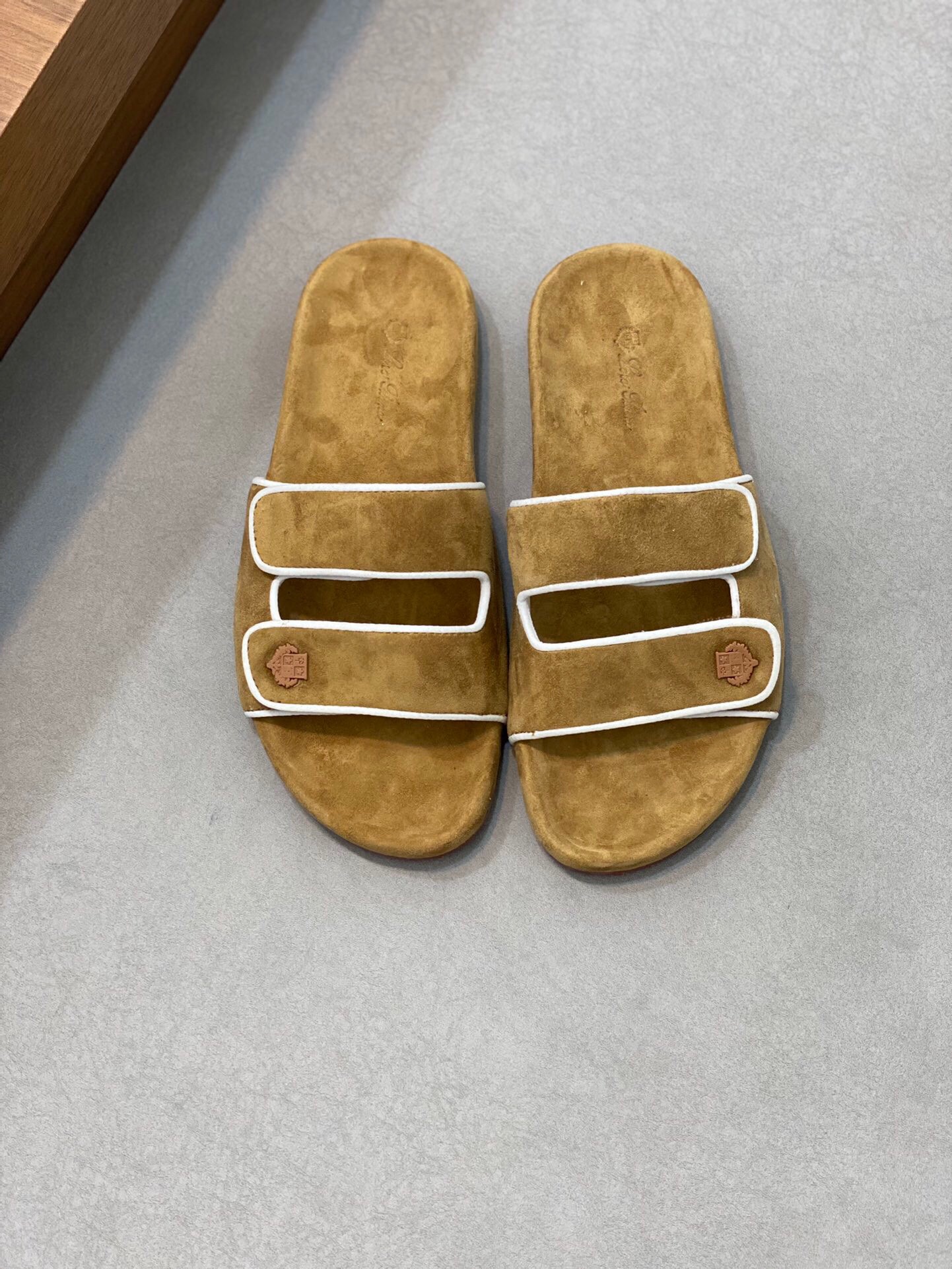 로로피아나  2024 남성용 슬리퍼 LP008 SH-E