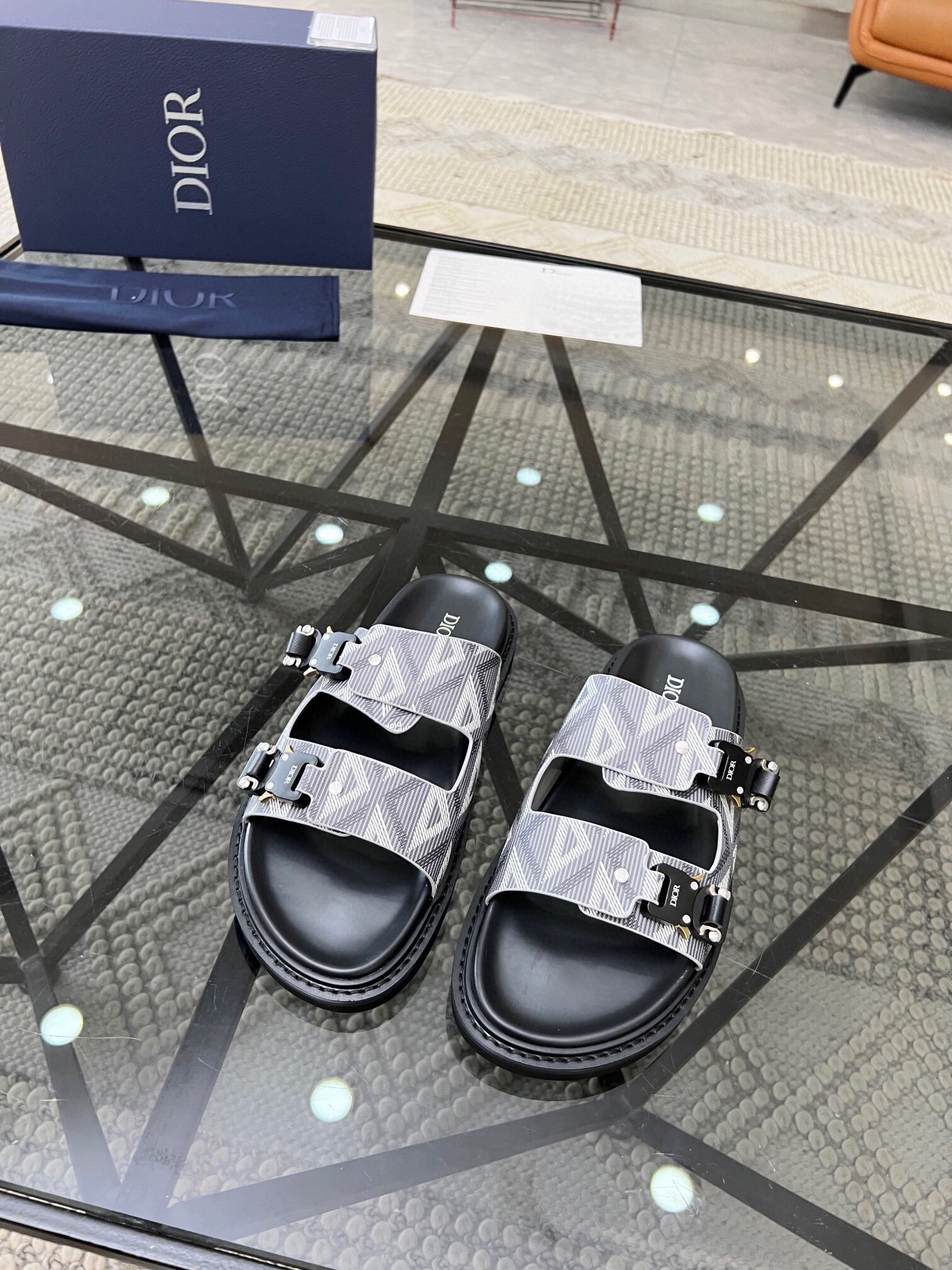 크리스챤 디올 2024 남성용 슬리퍼 CD235 SH-E