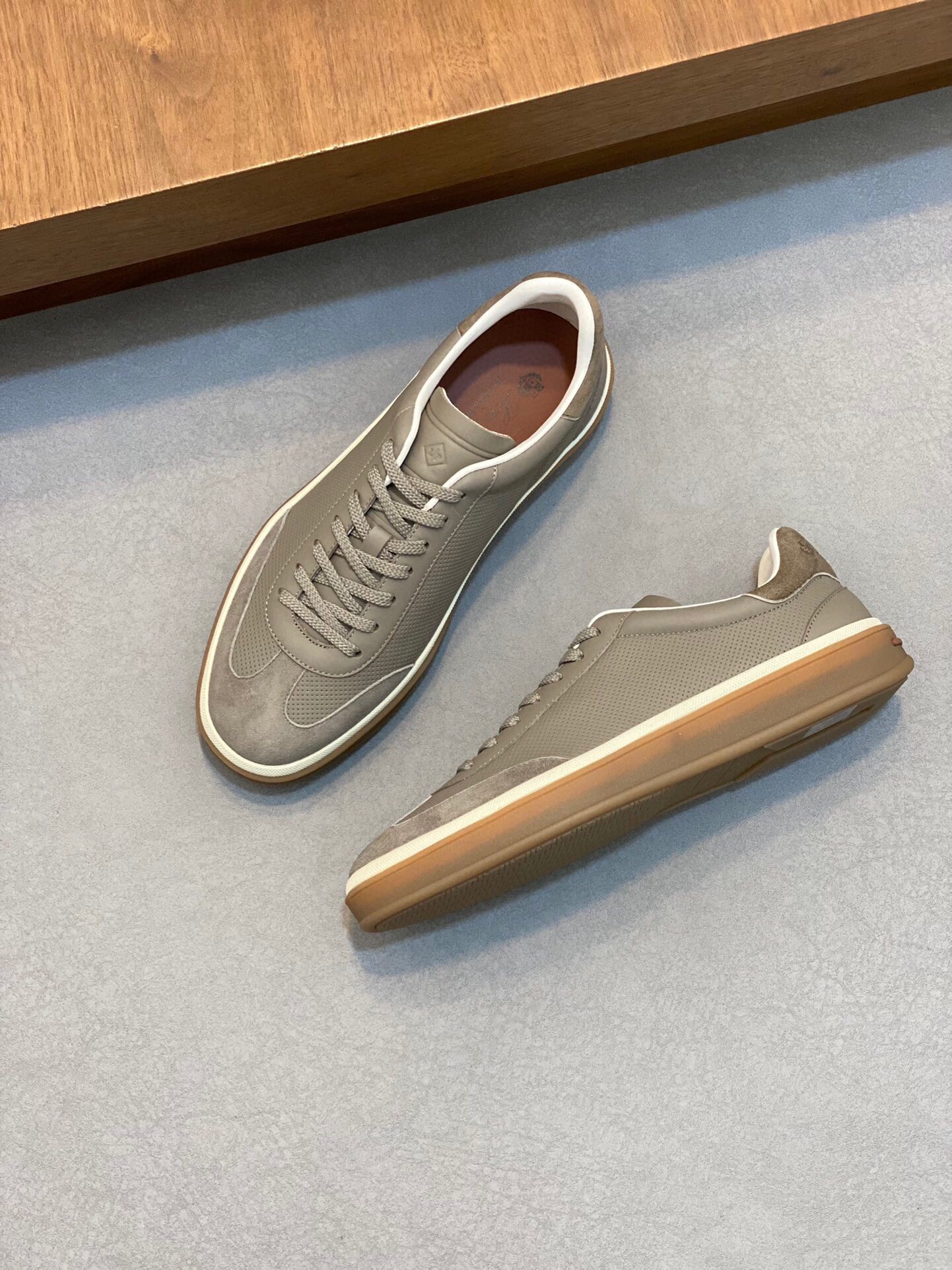 로로피아나 2024 남성용 스니커즈 LP027 SH-E