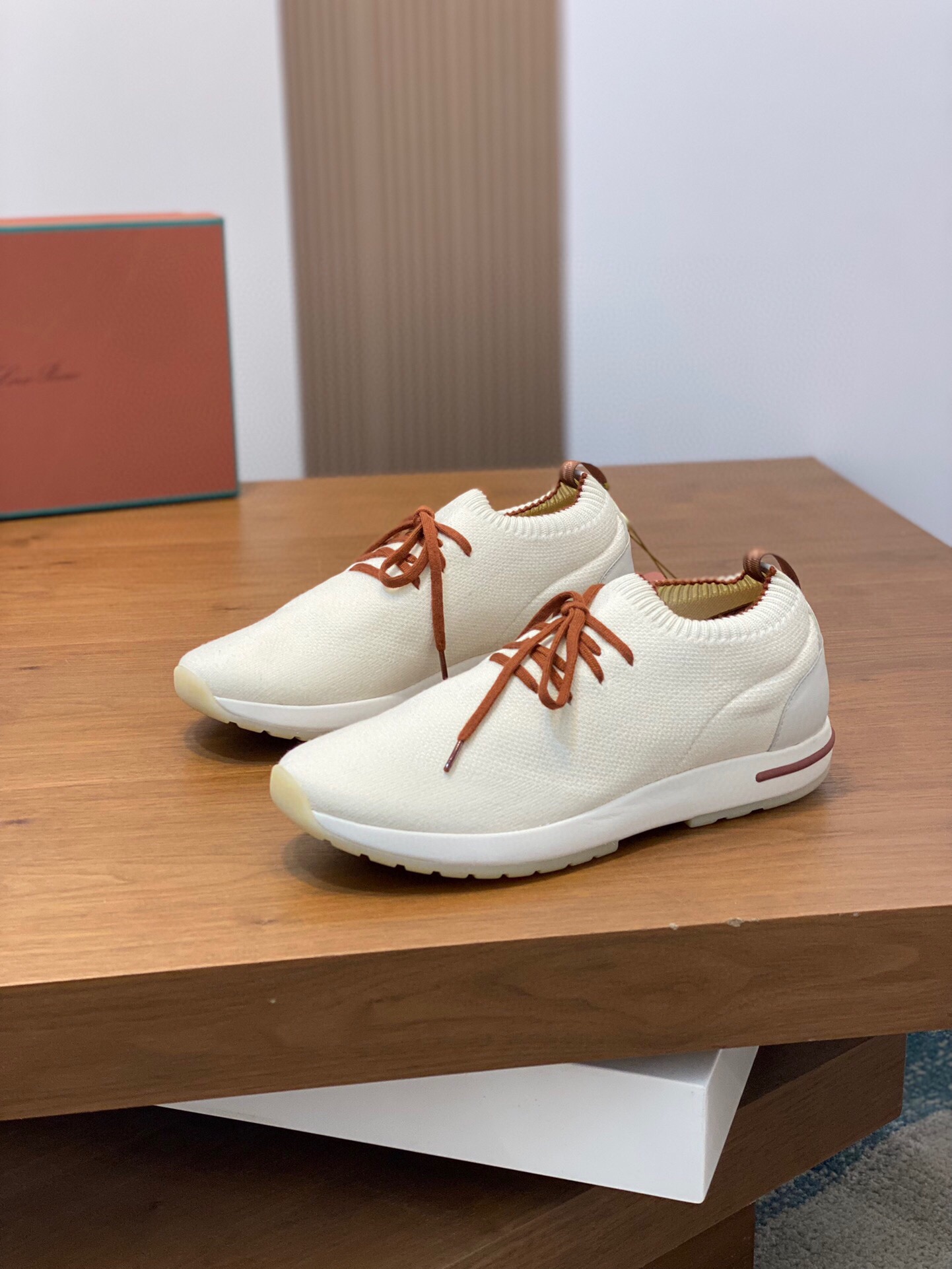 로로피아나 2024 남성용 스니커즈 LP031 SH-E