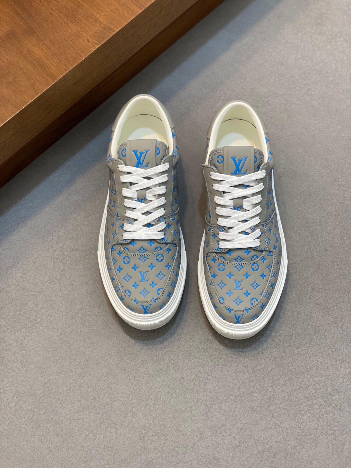 루이비통 2024 남성용 스니커즈 LV612 SH-E