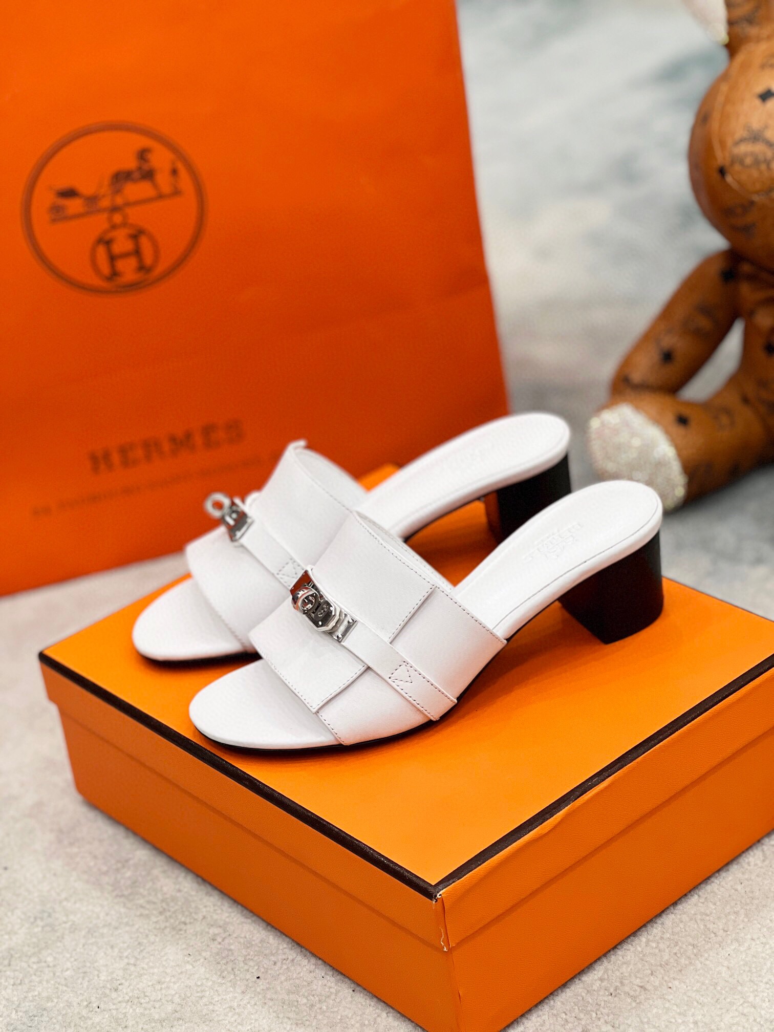 에르메스 2024 여성용  슬리퍼 WA3659 DN