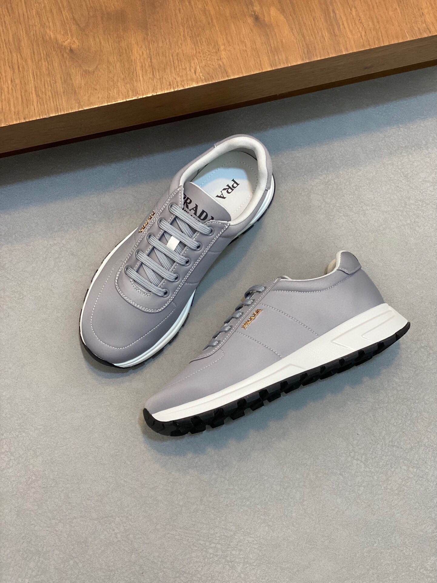 프라다 2024 남성용 스니커즈 PD488 SH-E