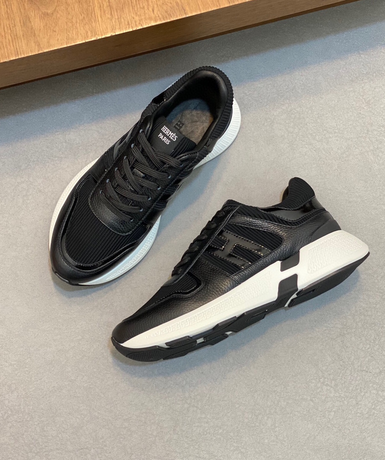 에르메스 2024 남성용 스니커즈 HM361 SH-E