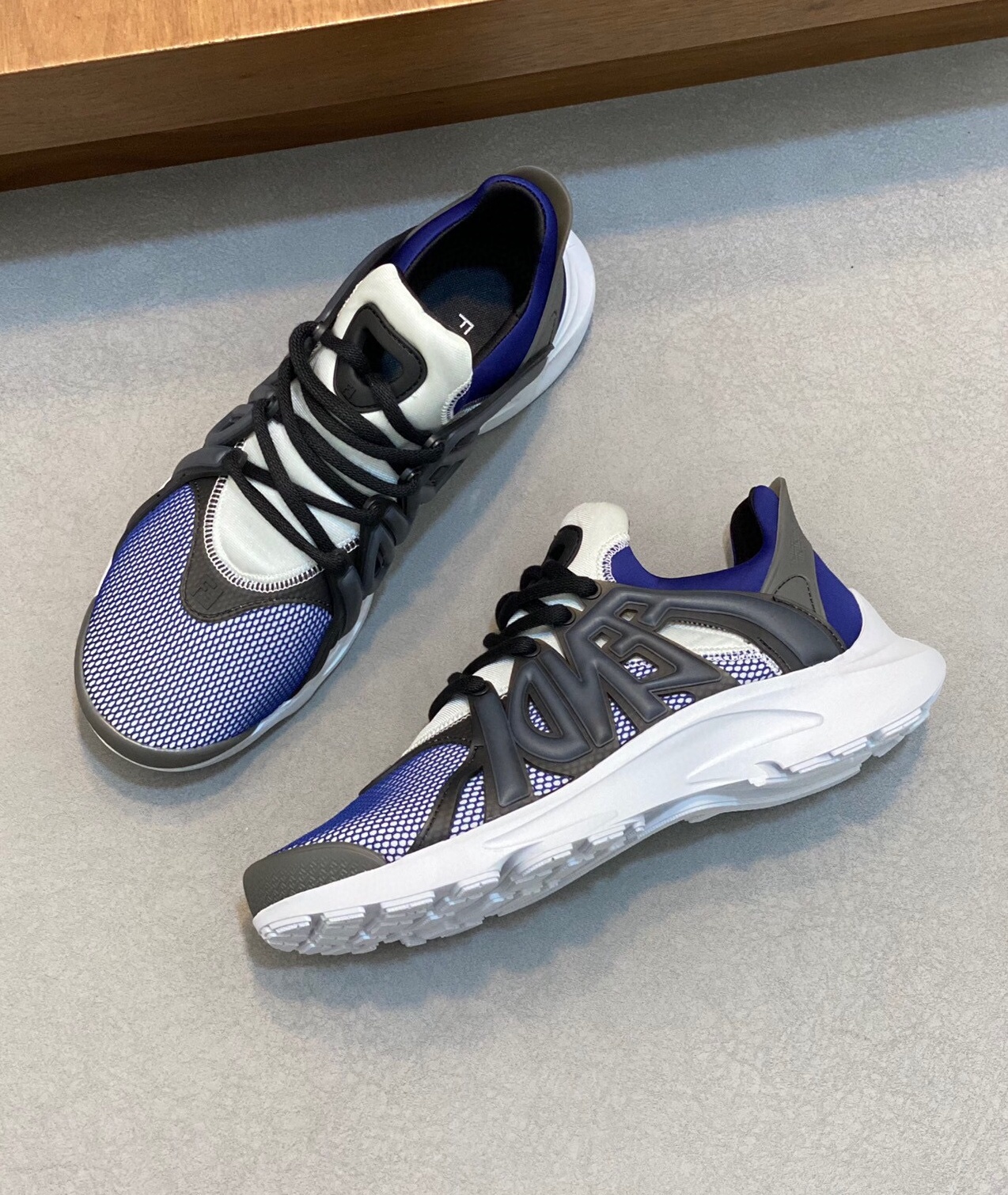 펜디 2024 남성용 스니커즈 FD108 SH-E