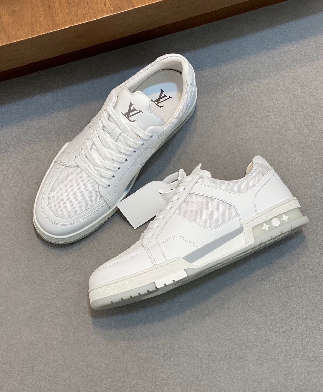 루이비통 2024 남성용 스니커즈 LV619 SH-E