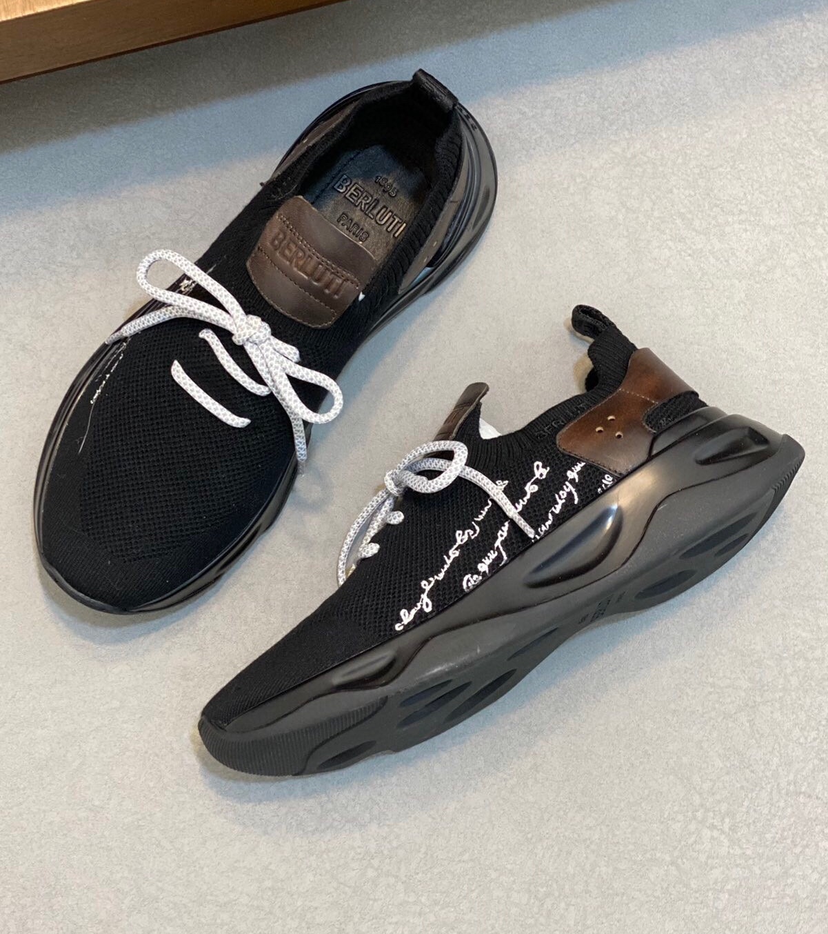 벨루티 2024 남성용 스니커즈 BL083 SH-E