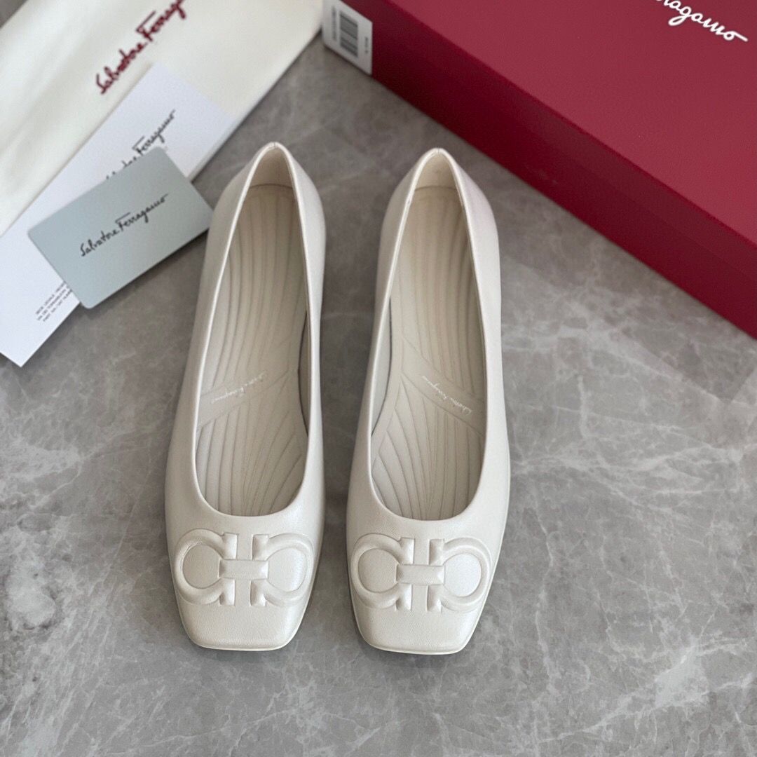 페레가모  2024 여성용 플랫 슈즈 WA4080 DN