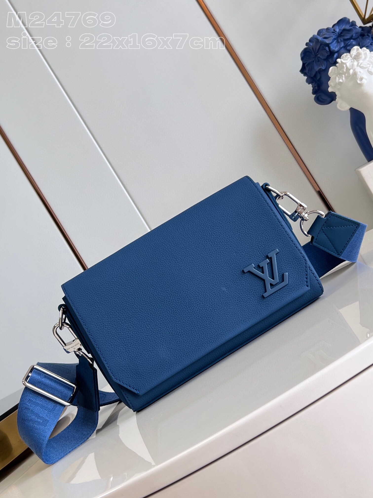 루이비통 테이크오프 메신저 PM 남성크로스백 블루 M224769 GZ